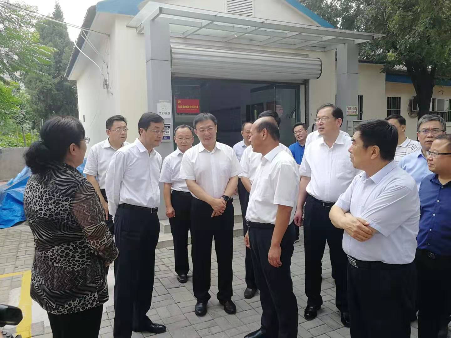 劉強副省長率考察團調研北園老舊小區改造