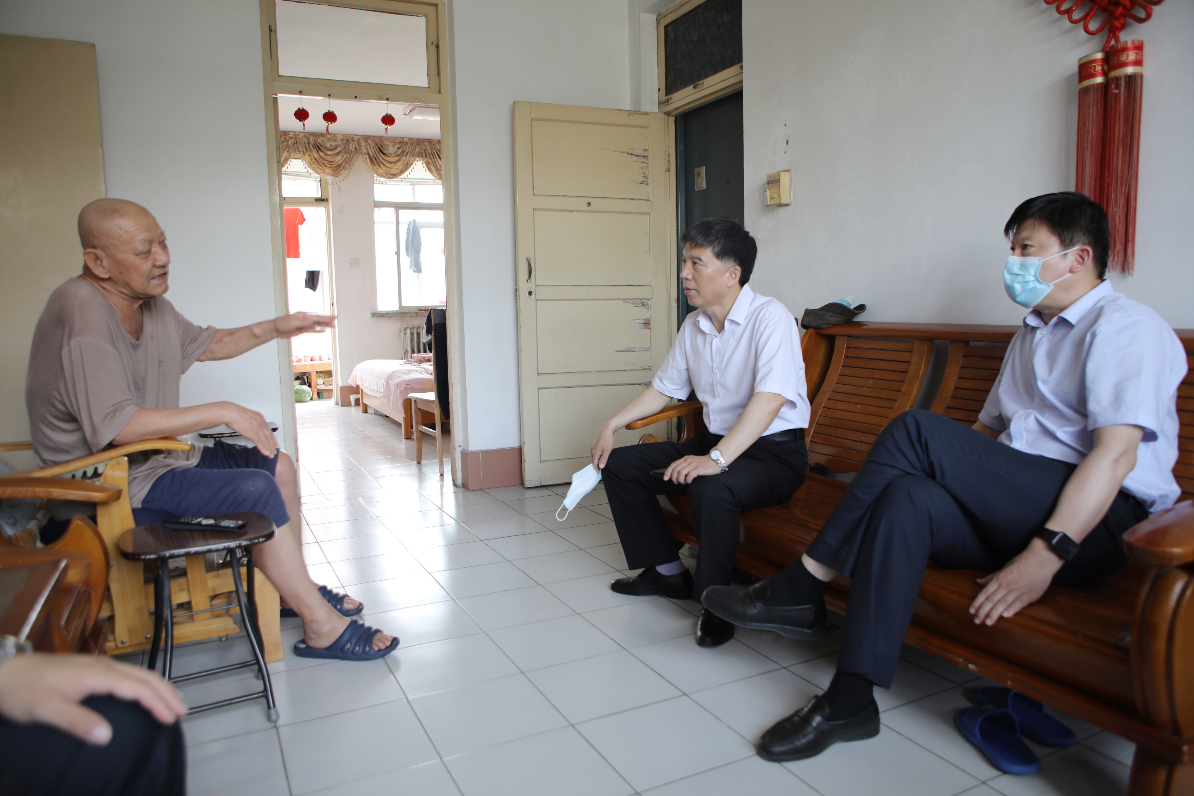 慰問送真情關懷暖人心 ——德州城投集團“七一”走訪慰問老黨員、困難黨員