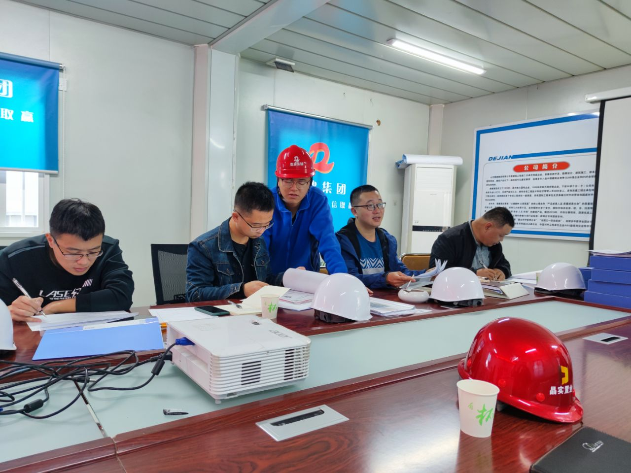 晶實置業公司：城投集團安全檢查小組對水木清華項目進行全面檢查