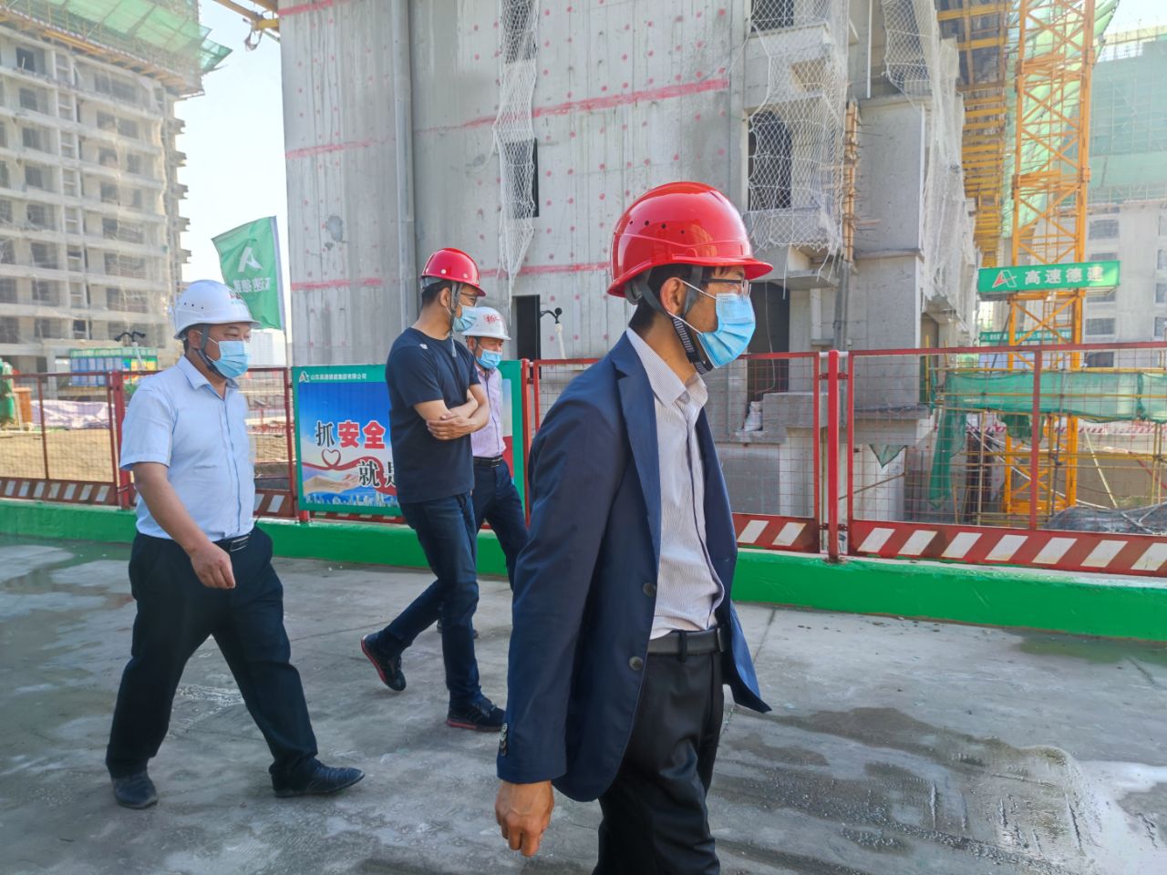 市住建局檢查組對晶實置業公司水木清華項目開展綜合性檢查